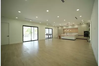 17107 W Sycamore Drive W, The Acreage, FL 33470 - Photo 5