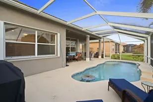 324 NW Somerset Cir, Port Saint Lucie, FL 34983 - Photo 33