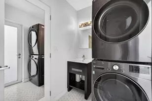 1029 NE 9th Ave, Fort Lauderdale, FL 33304 - Photo 29