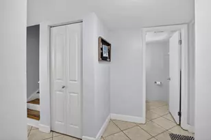 807 NW 91st Terrace NW, Plantation, FL 33324 - Photo 5