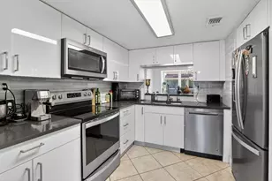 807 NW 91st Terrace NW, Plantation, FL 33324 - Photo 15