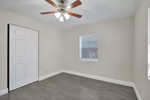 131 NE 51st Ct, Oakland Park, FL 33334 - Photo 11