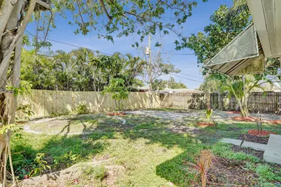 131 NE 51st Court, Oakland Park, FL 33334 - Photo 23