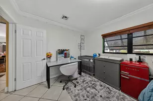 270 NE 42nd St, Oakland Park, FL 33334 - Photo 11