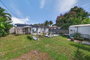 270 NE 42nd St, Oakland Park, FL 33334 - Photo 23