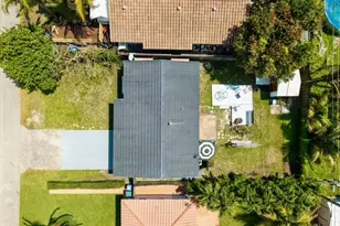 270 NE 42nd St, Oakland Park, FL 33334 - Photo 27