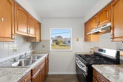 303 Essex Drive, Fort Pierce, FL 34946 - Photo 5