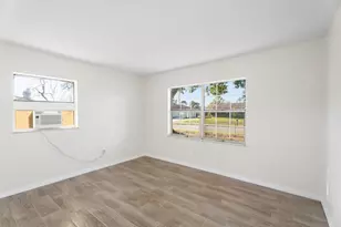 303 Essex Dr, Fort Pierce, FL 34946 - Photo 3