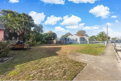 555 W 2nd Street, Riviera Beach, FL 33404 - Photo 3