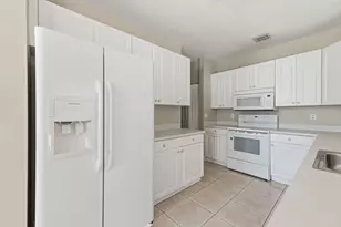 6334 Stonehurst Cir, Lake Worth, FL 33467 - Photo 9