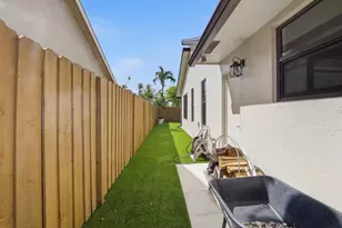 2658 SW 11th Pl N, Deerfield Beach, FL 33442 - Photo 33