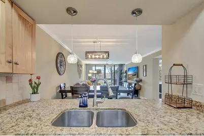 14 Royal Palm Way #102, Boca Raton, FL 33432 - Photo 9