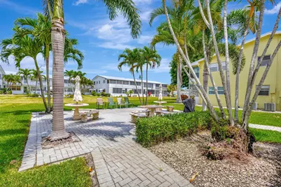 110 E Sheffield E, West Palm Beach, FL 33417 - Photo 17