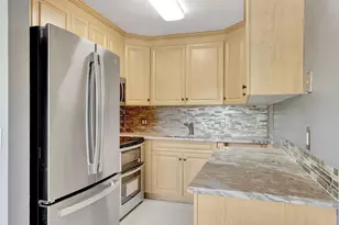 110 E Sheffield E, West Palm Beach, FL 33417 - Photo 7