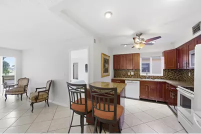 129 Piedmont C, Delray Beach, FL 33484 - Photo 11