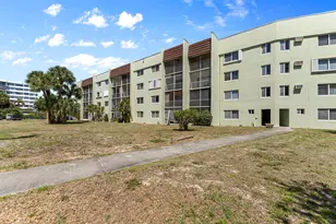1638 Embassy Dr, West Palm Beach, FL 33401 - Photo 11