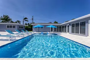 2009 NE 26th St, Wilton Manors, FL 33305 - Photo 15