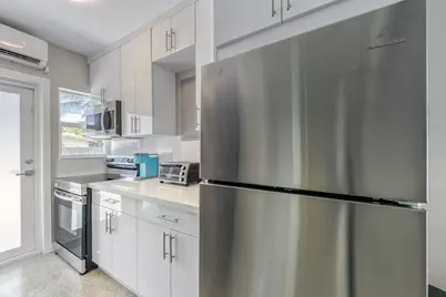 2009 NE 26th Street, Wilton Manors, FL 33305 - Photo 7