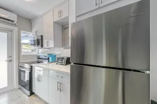 2009 NE 26th St, Wilton Manors, FL 33305 - Photo 7