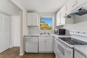 1638 Embassy Dr, West Palm Beach, FL 33401 - Photo 25