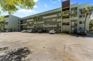 1638 Embassy Dr, West Palm Beach, FL 33401 - Photo 9