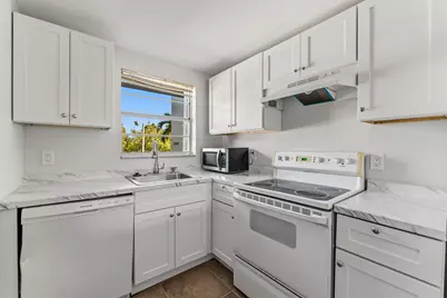 1638 Embassy Drive #208, West Palm Beach, FL 33401 - Photo 23