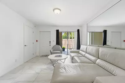 602 Executive Center Drive #Unit 105, West Palm Beach, FL 33401 - Photo 5