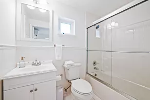 349 NE 29th St, Wilton Manors, FL 33334 - Photo 23
