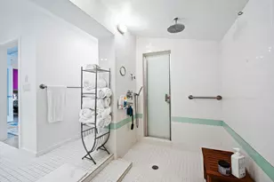 349 NE 29th St, Wilton Manors, FL 33334 - Photo 19