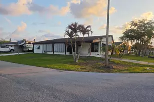 7107 SE Seahawk St, Hobe Sound, FL 33455 - Photo 3