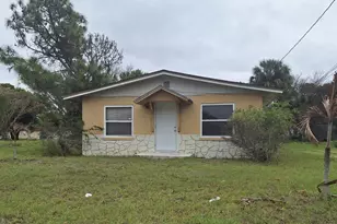 610 N 21st St, Fort Pierce, FL 34950 - Photo 1