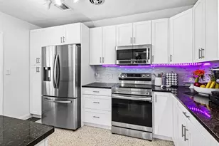 1603 Crest Dr, Lake Worth, FL 33461 - Photo 9