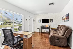 1603 Crest Dr, Lake Worth, FL 33461 - Photo 5