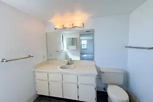 2205 S Cypress Bend Dr, Pompano Beach, FL 33069 - Photo 11