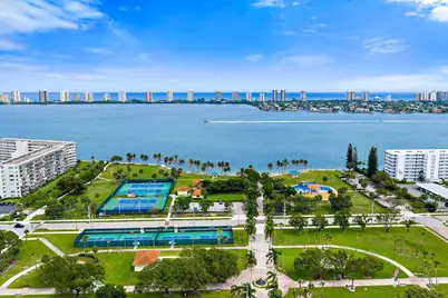 425 Greenbriar Drive, Lake Park, FL 33403 - Photo 39