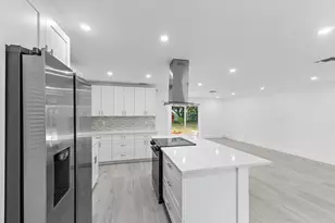 425 Greenbriar Dr, Lake Park, FL 33403 - Photo 11