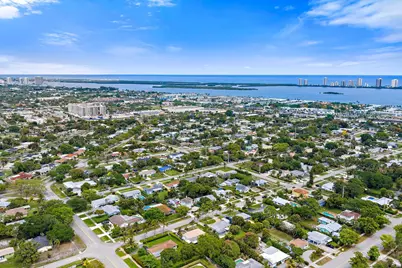 425 Greenbriar Drive, Lake Park, FL 33403 - Photo 35