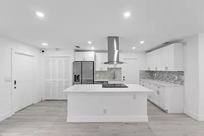 425 Greenbriar Drive, Lake Park, FL 33403 - Photo 9