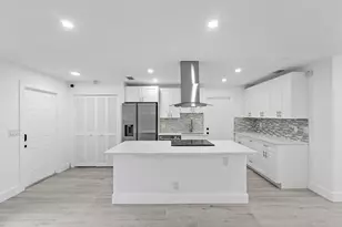 425 Greenbriar Dr, Lake Park, FL 33403 - Photo 9