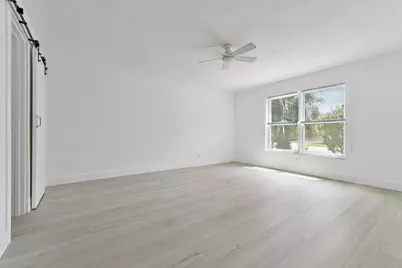 425 Greenbriar Drive, Lake Park, FL 33403 - Photo 13