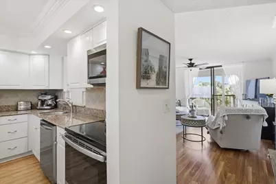 5370 Las Verdes Circle #303, Delray Beach, FL 33484 - Photo 9