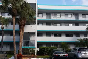 4725 Lucerne Lakes Blvd E, Greenacres, FL 33467 - Photo 13