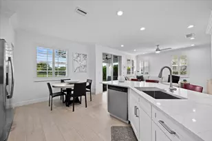 653 Castle Dr, Palm Beach Gardens, FL 33410 - Photo 11