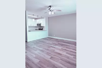 700 Village Green Court #319, Palm Springs, FL 33461 - Photo 15