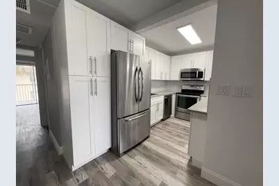 700 Village Green Court #319, Palm Springs, FL 33461 - Photo 5