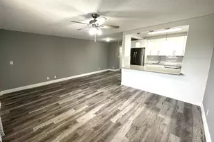 700 Village Green Ct, Palm Springs, FL 33461 - Photo 3