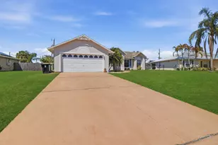 183 SW Hide Pl, Port Saint Lucie, FL 34953 - Photo 3