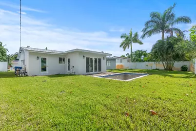 324 NE 28th Street, Wilton Manors, FL 33334 - Photo 17