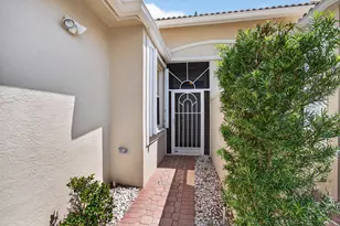 10732 Royal Caribbean Cir, Boynton Beach, FL 33437 - Photo 9