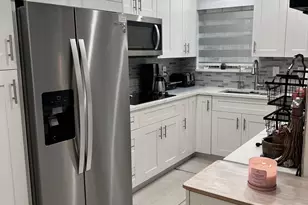 369 Waterside Dr, Hypoluxo, FL 33462 - Photo 5